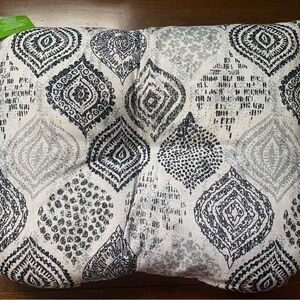 NWT true living reversible outdoor chair pad cushion black gray design